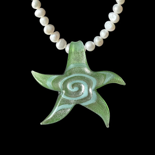 Island Girl Spiral Pearl Necklace - Green/Silver Foil
