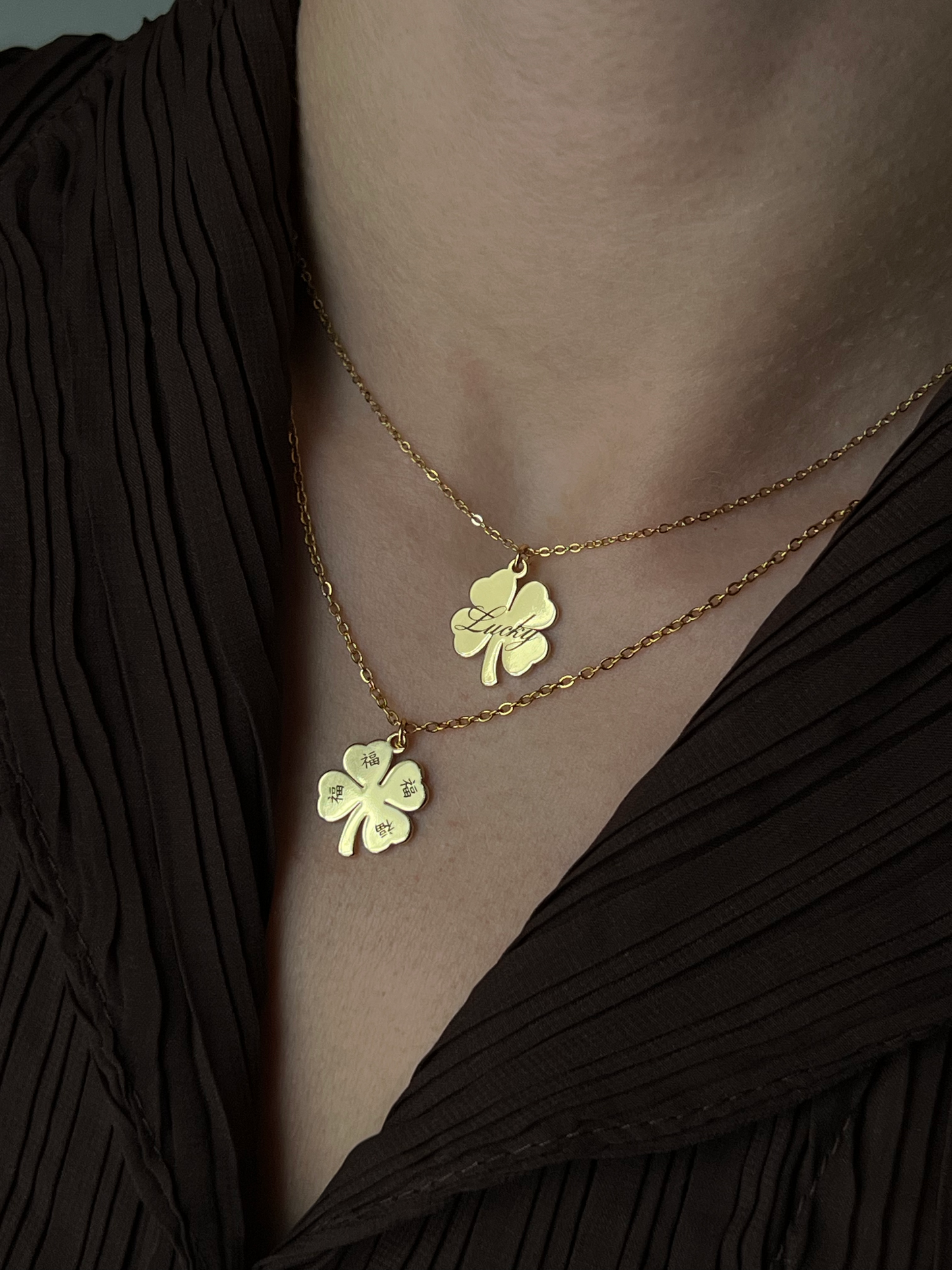 Lucky four leaf clover necklace Gold