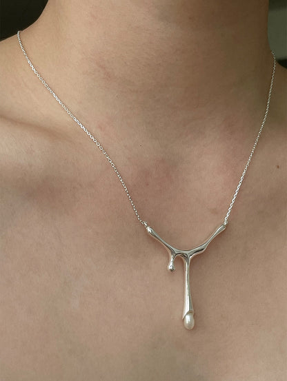 Liquid Pearl Necklace