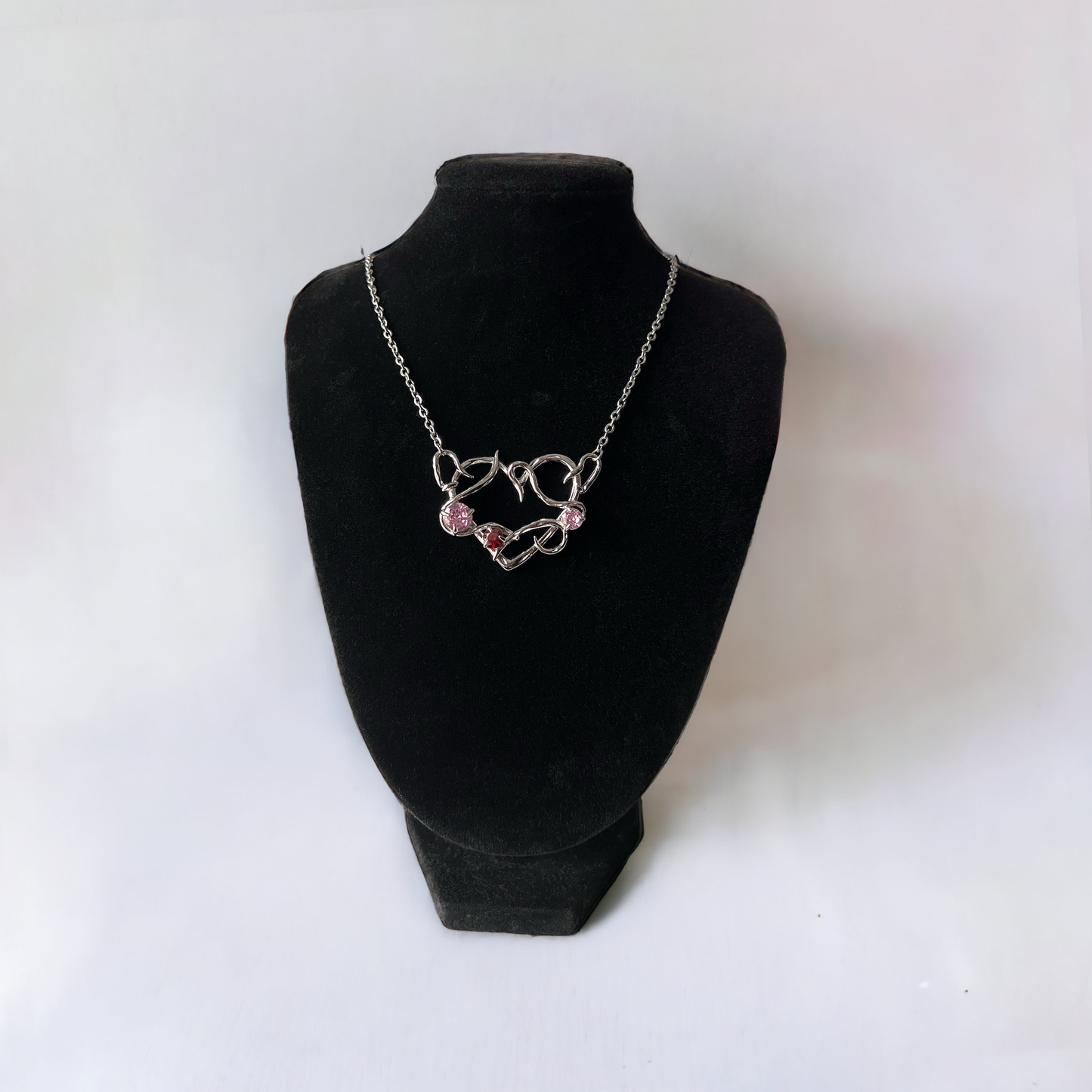Heart of thorns necklace Silver (Garnet and Pink)